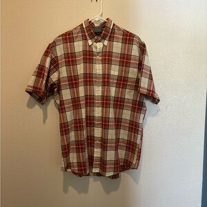 Men’s short sleeve button down.